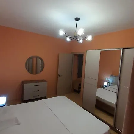 Lonas Apartament *