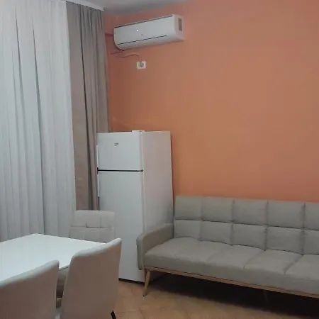 Apartament Lonas *